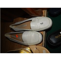 LADIES SANDLES - 8.5