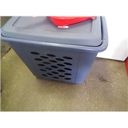 HAMPER WITH LID