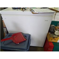 FREEZER CHEST - COLDSPOT APARTMENT SIZE