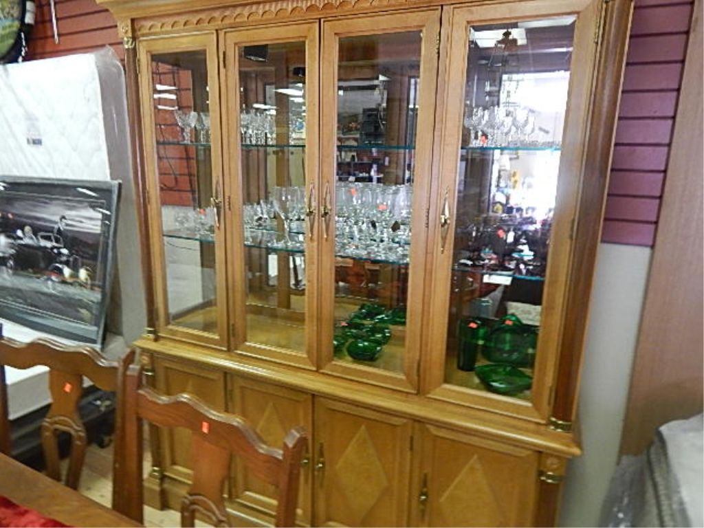 European Design China Cabinet
