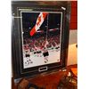 Image 2 : FRAMED PRINT " CANADIAN OLYMPIC HOCKEY - 2010