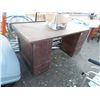 Image 2 : DOUBLE PEDESTAL DESK