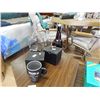 Image 2 : BOTTLES AND MUGS