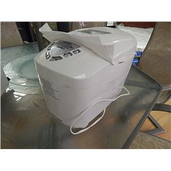 B & D BREAD MAKER