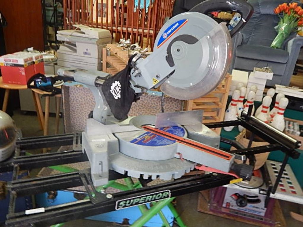 KING CANADA SLIDING COMPOUND MITER SAW 10" WORKING