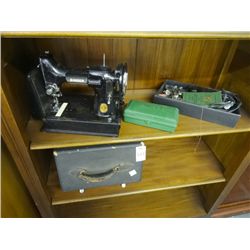 Singer 221-1 Featherweight Sewing Machine - Finish Wear