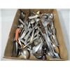 Image 1 : BOX LOT SILVER PLATED & STAINLESS STEEL SILVERWARE