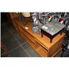 Image 1 : OAK ENTERTAINMENT SHELF AND 2 DOOR 4DRAWER ARMOIRE
