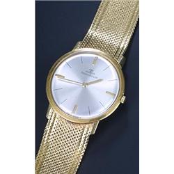 Jaeger-le-Coultre, a gentleman's 18ct gold round bracelet watch, circa 1970, No.938386, the silve...