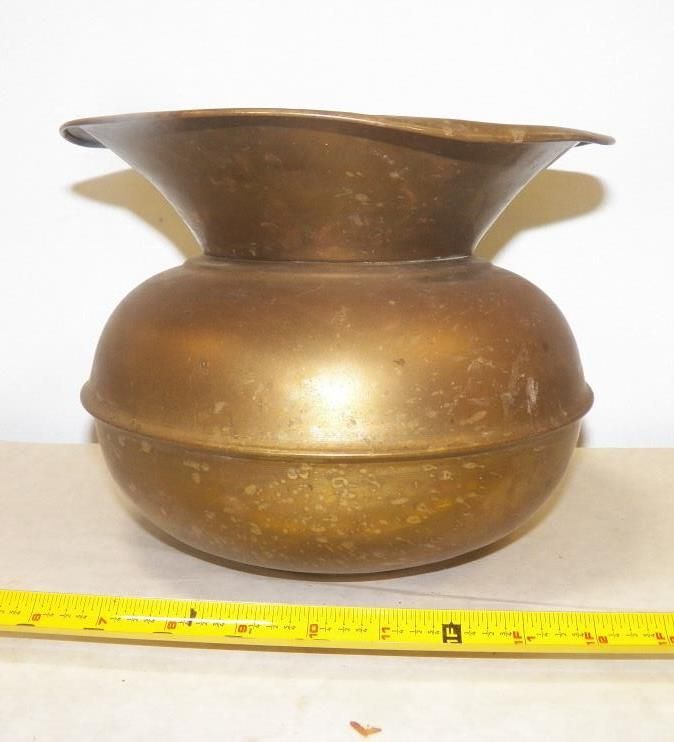 Antique Brass Cuspidor Spittoon Large Vintage brass spittoon It