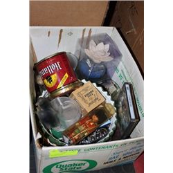 BOX OF HOUSEHOLD COLLECTABLES