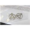 Image 1 : 10K WHITE GOLD TRIANGLE DESIGN EARRINGS