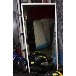 SHOWHOME WHITE FRAMED MIRROR