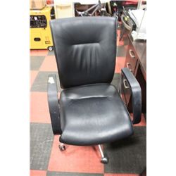#28 SHOWHOME OFFICE ARMCHAIR