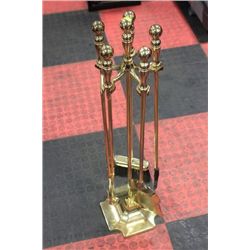 ESTATE FIREPLACE SET