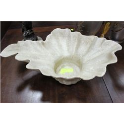 CRACKLE FINISH CENTERPIECE