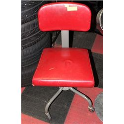 VITAGE ROLLING CHAIR, RED