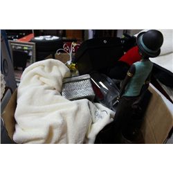 SHOWHOME BOX OF ORNAMENTS ON CHOICE