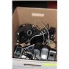 Image 1 : BOX OF PHONES