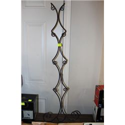 PURPLE IRON PLATE RACK