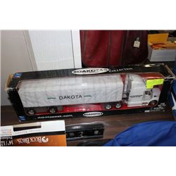 DIE-CAST PETERBUILT PEAT MOSS TRUCK, 1:32