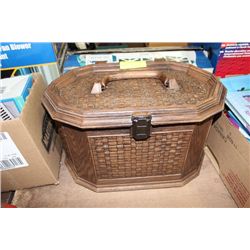 SEWING BOX WITH CONTENTS