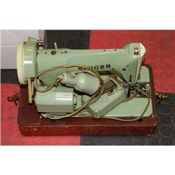 VINTAGE SINGER SEWING MACHINE