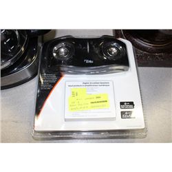 DIGITAL AMPLIFIED SPEAKER SET