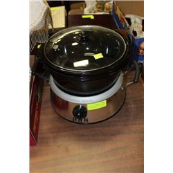 HAMILTON BEACH SLOW COOKER W/ 3-INSERT POTS