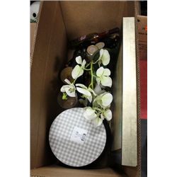 SHOWHOME BOX OF MISC ORNAMENTS AND DECORATIONS