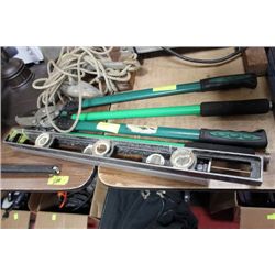 2 LEVELS SOLD W 2 PRUNING TOOLS