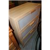 Image 1 : #11 3 DRAWER DRESSER