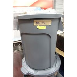 ME-13 32 GALLON TRASH CAN W/ LID