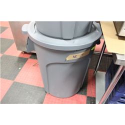 ME-14 44 GALLON TRACH CAN W/ LID