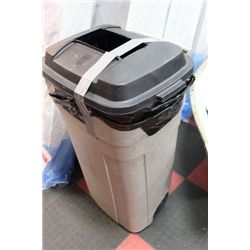 GARBAGE CAN W/ LID