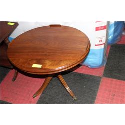 #18 WOOD END TABLE ON CHOICE