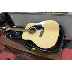 YAMAHA ACOUSTIC GUITAR W CASE