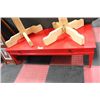 Image 1 : RED TABLE