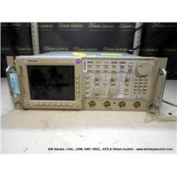 TEKTRONIX TDS 744A OSCILLOSCOPE (print sequence:) 59237