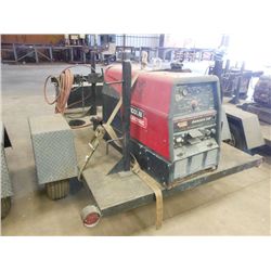 LINCOLN RANGER 250 WELDER, S/N U1050627399, GAS ENGINE, METER READING 1,229 HRS, MTD ON S/A TRAILER