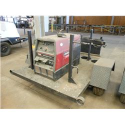 LINCOLN RANGER 250 WELDER, S/N U1050414052, GAS ENGINE, METER READING 1,594 HRS, MTD ON S/A TRAILER