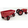 Image 2 : LOT OF VINTAGE 1950'S TRACTOR AND TRAILER