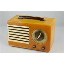 Emerson “Aristocrat” Catalin Tabletop Radio Model 400.