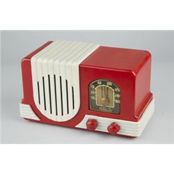 Addision Industries Tabletop AM Tube Radio Model L2.