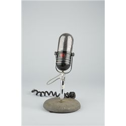 Argonne Crystal Microphone Model AR-57 w/Base.