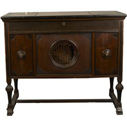 Brunswick Wind-Up 78 RPM Record Player.