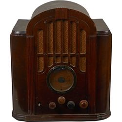 RCA Wood Tombstone 5-Knob Radio Model 143.