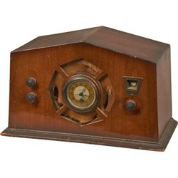 Cheney Wood Mantle Clock w/AM Radio.