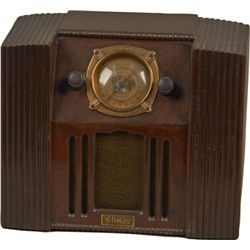 Climax Wood Tabletop 2-Knob AM/SW Radio.