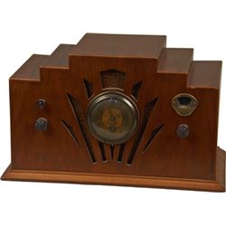 Freshman Products Wood Mantle Clock Radio.